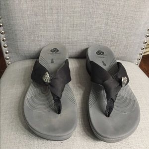 Clarks cloud stepper sandals size 8